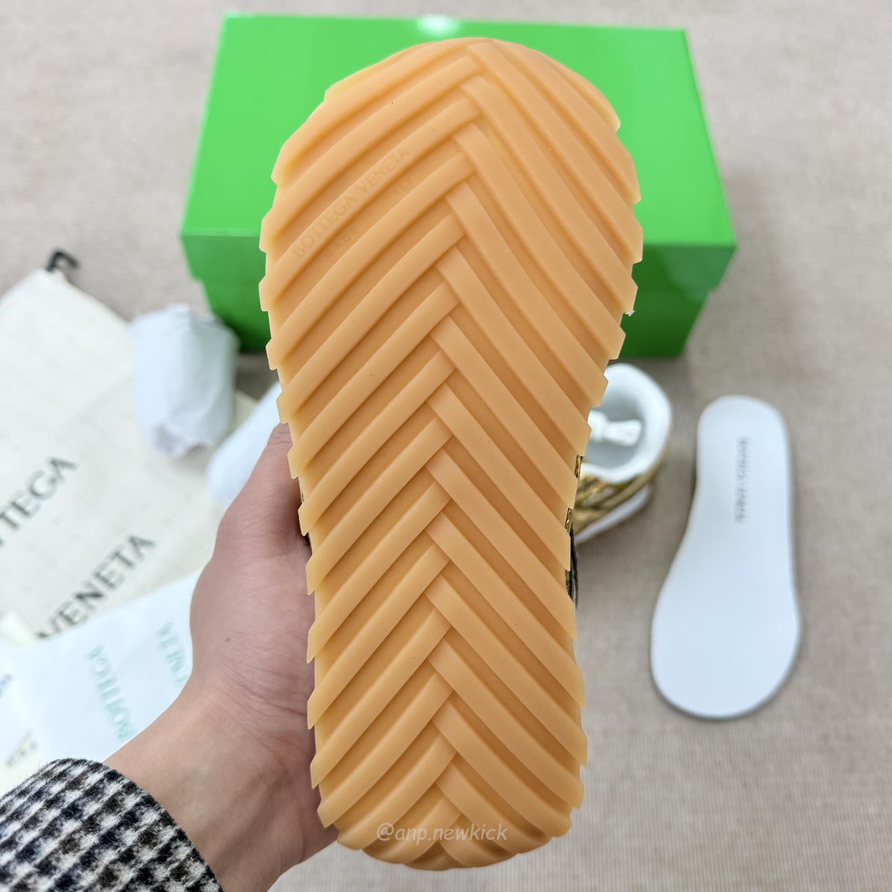 Bottega Veneta Orbit Sneaker Gold   741357 V2x40 7043 (6) - www.newkick.org